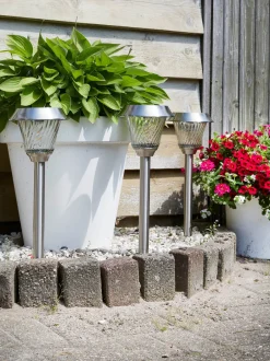 Intratuin Luxform Lighting Solar Stehlampe outdoor Mizar RVS 18,1 x 18,1 x 45,8 cm| Solar Gartenleuchten|Gartenlaternen & -Stehleuchten